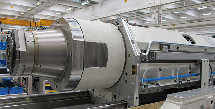 Horizontal machining center with HEIDENHAIN linear encoder (photo: GROB-WERKE GmbH & Co. KG)