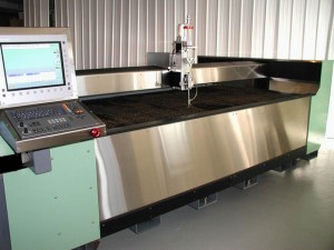 Stone Contour Systems’ Contourjet 510 with HEIDENHAIN’s iTNC 530 control and scales, and ETEL’s linear motor